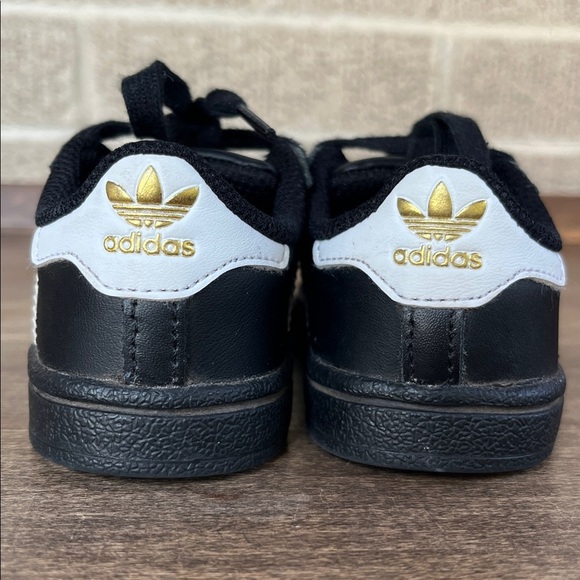 Adidas Black and White Superstar Sneakers Size 5 - Picture 2 of 9